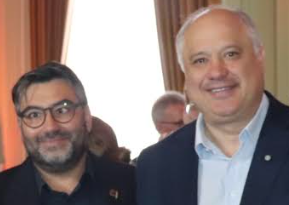 Prefeito de Maquiné, Luciano Alves, ao lado do deputado Luciano Silveira.