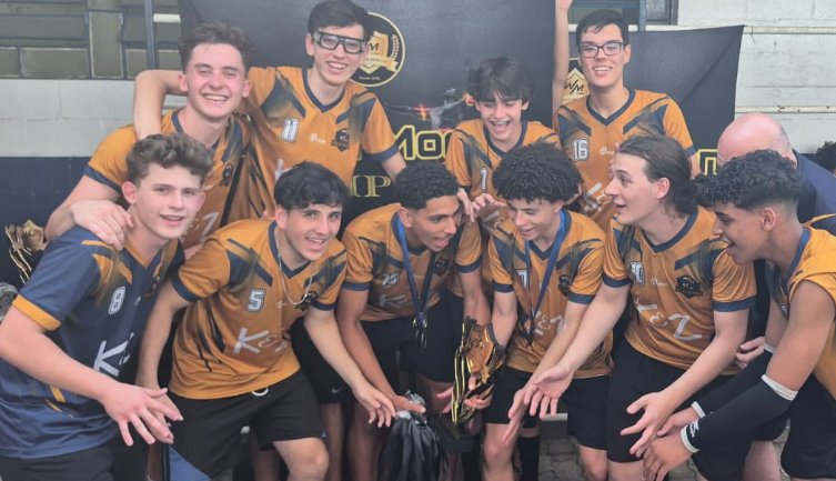 Equipe osoriense vence competição de Vôlei