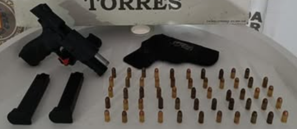 Homem armado é preso pela BM