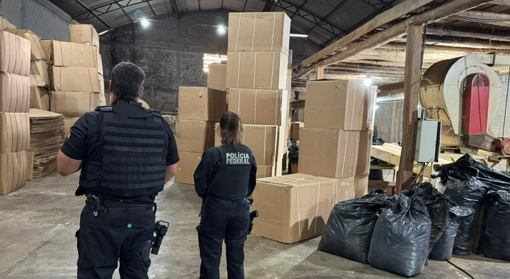 Fábrica de cigarros funcionava clandestinamente na área rural de Viamão.