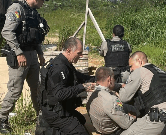 Policiais realizam treinamento pré-hospitalar