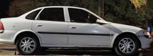 Ação em Capão apreendeu dinheiro, objetos, mais de 1,2kg de entorpecentes e um carro.