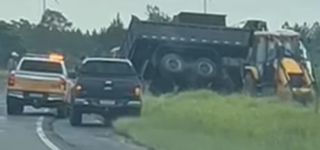 Uma pessoa morre e outras duas ficam feridas em acidentes