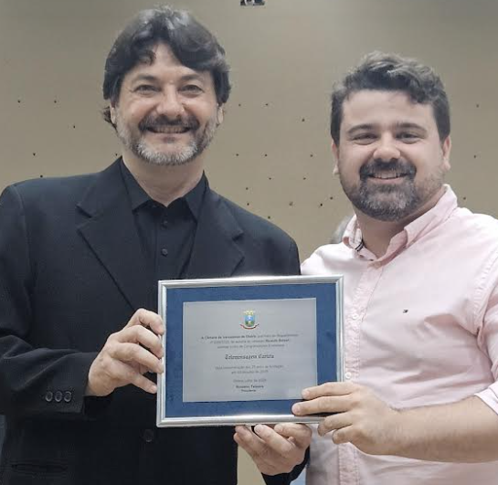 Empresário Binho Silveira recebeu homenagem do vereador Ricardo Bolzan.