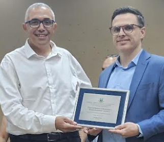 Vereador Danjo Renê ao lado do presidente da Crefito-5, Eduardo da Rosa.