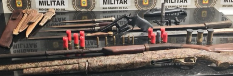 Homens foram presos em Tramandaí carregando armas e munições.