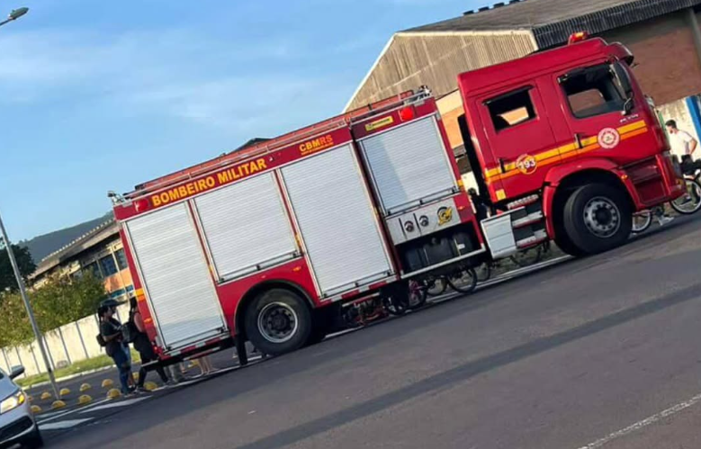 Bombeiros socorreram jovem que foi atingido por automóvel.