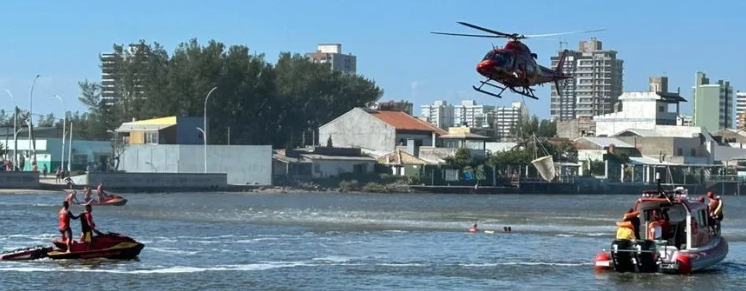 Bombeiros realizam simulação de resgate