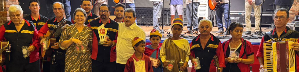 Grupo Irmãos Silva de Parobé trouxe apresentação com violinos para o evento.