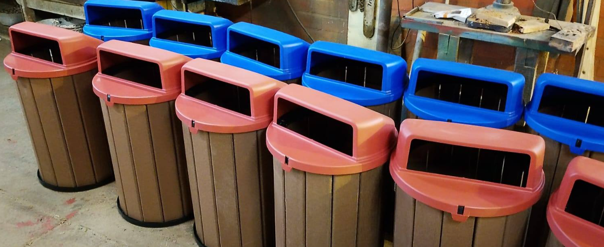 Bancos e lixeiras serão instalados em diferentes pontos da cidade.