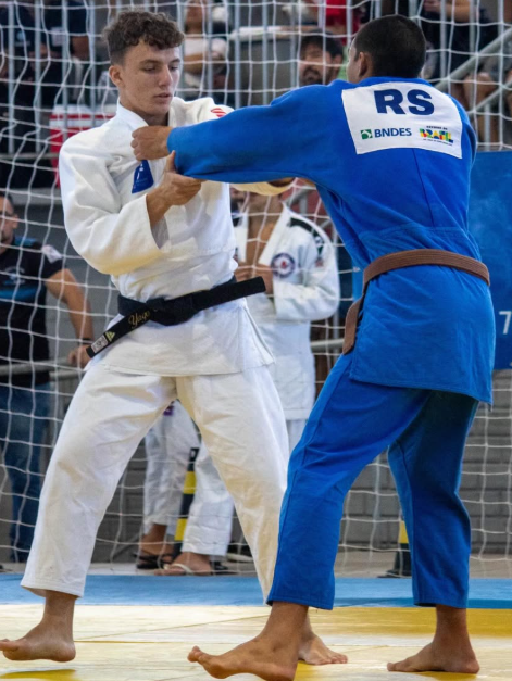 Cirão recebeu Copa Osório de Judô