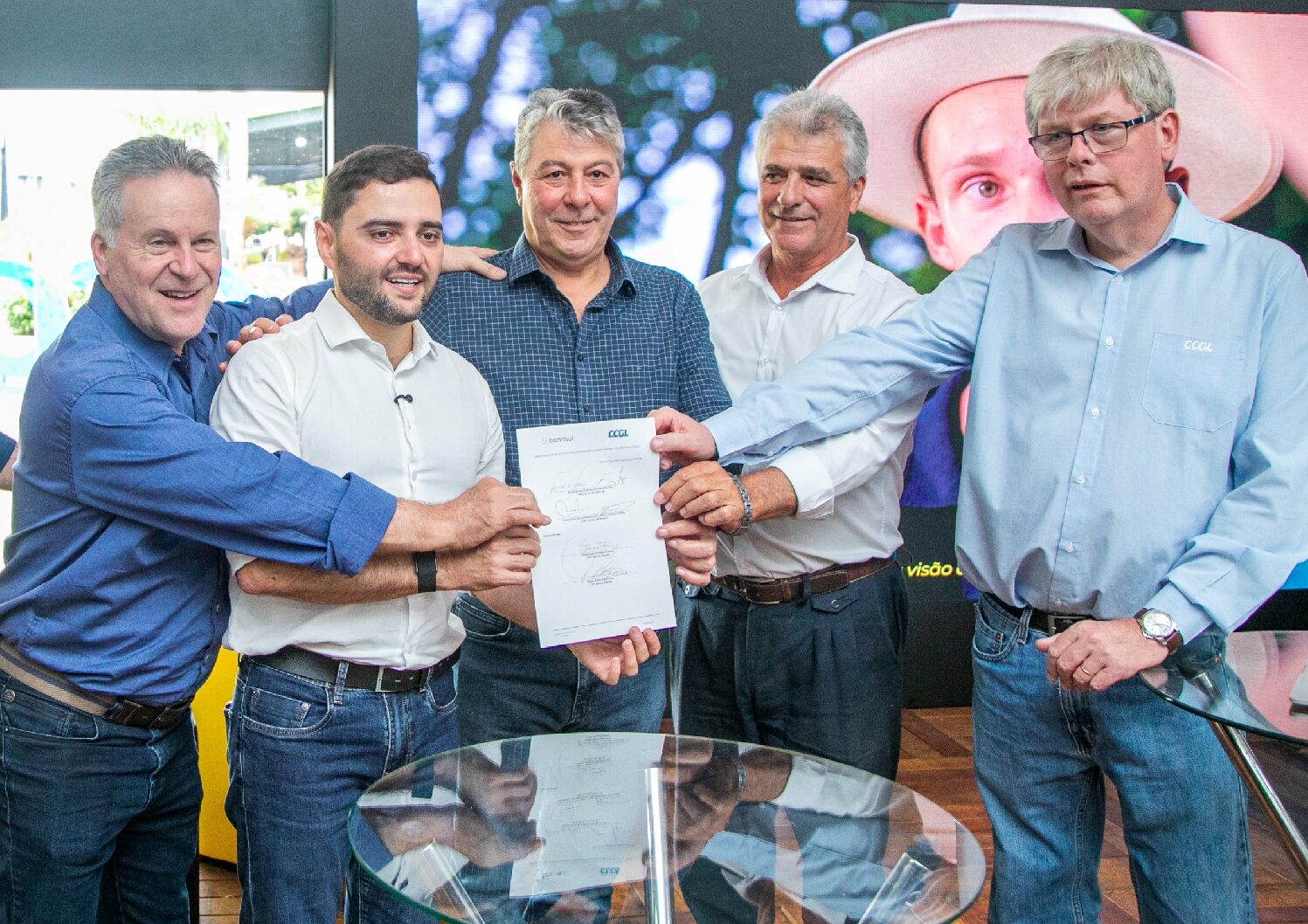 Banrisul e CCGL assinam protocolo de intenções para qualificar a gestão no campo por meio da tecnologia