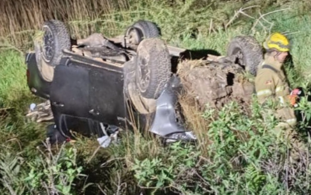 Veículo capotou após sair da pista em trecho de Mostardas.