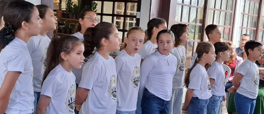 Abertura contou com apresentação do Coral Infantojuvenil.