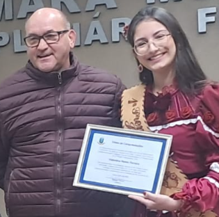 Coelhão e Valentina Nunes Ferreira (1ª Prenda Juvenil da 23ª RT).