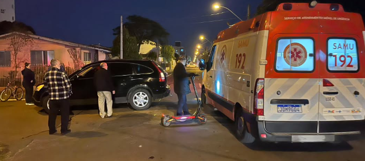 Ciclista foi atropelada por automóvel na região central.