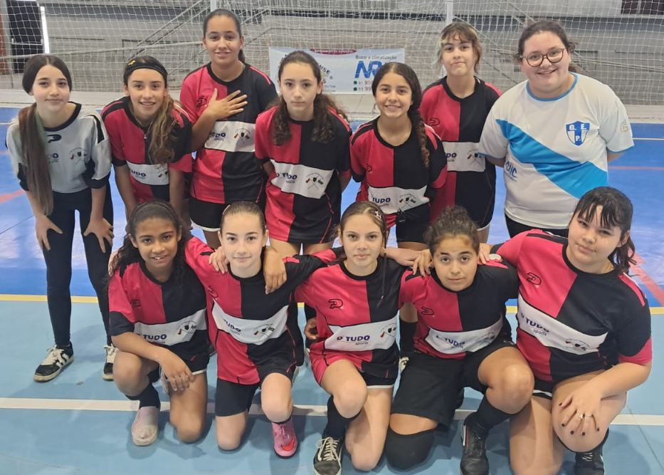 Colégio Prof. Milton Pacheco (Ciep) terminou em terceiro lugar no Futsal Infantil Feminino.