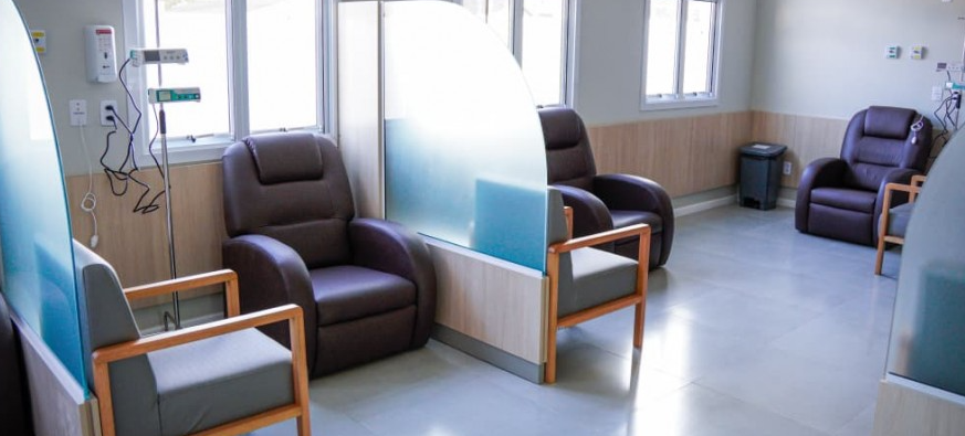 Além das obras, investimentos realizados pelo Governo do Estado equiparam CDI, Bloco Cirúrgico, Emergência, UTI, entre outros setores do Hospital.