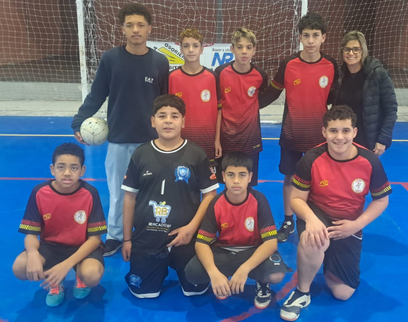 Pelo grupo B do Futsal Infantil Masculino, Albatroz ficou na primeira colocação ao vencer os três jogos.