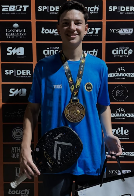 Davi Lessa foi campeão na Mista Sub-18.
